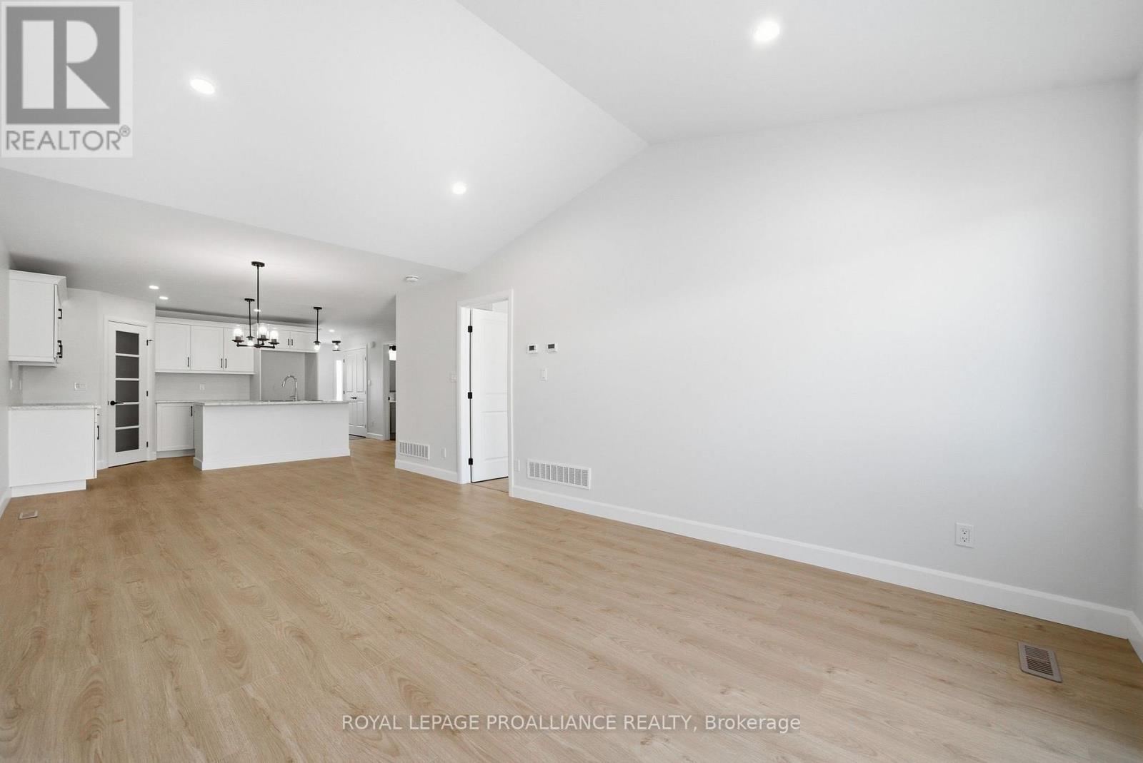 59 Sandhu Crescent, Belleville, Ontario  K8P 0G7 - Photo 12 - X12713730