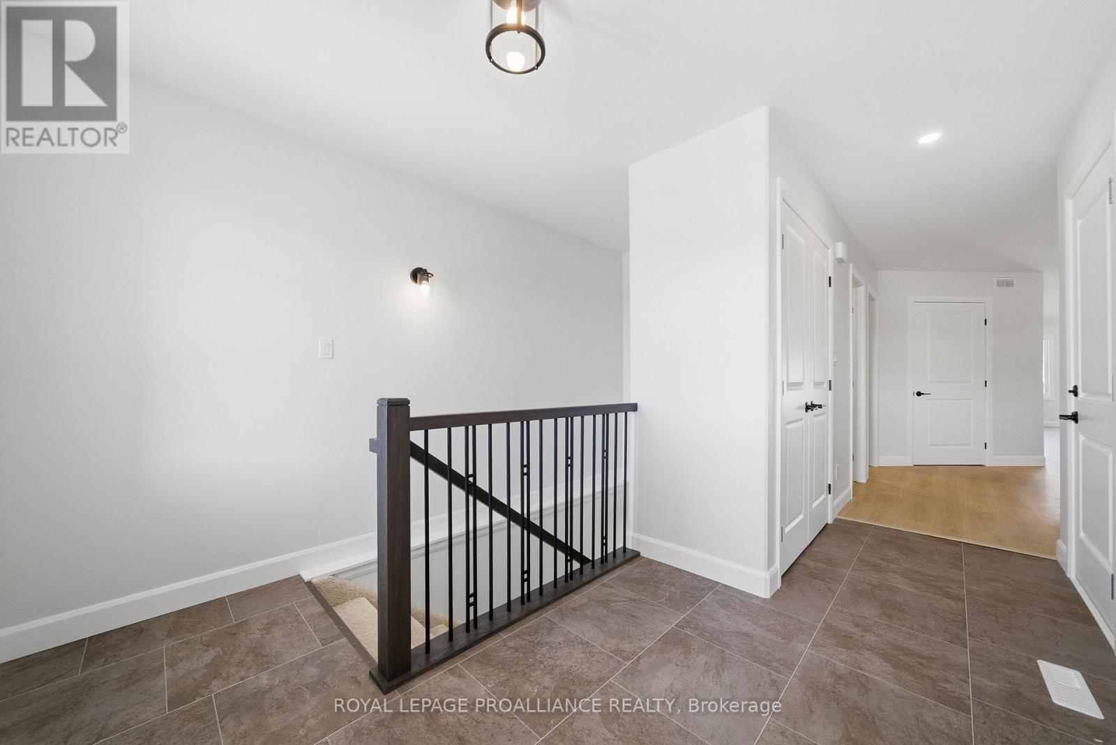 59 Sandhu Crescent, Belleville, Ontario  K8P 0G7 - Photo 5 - X12713730