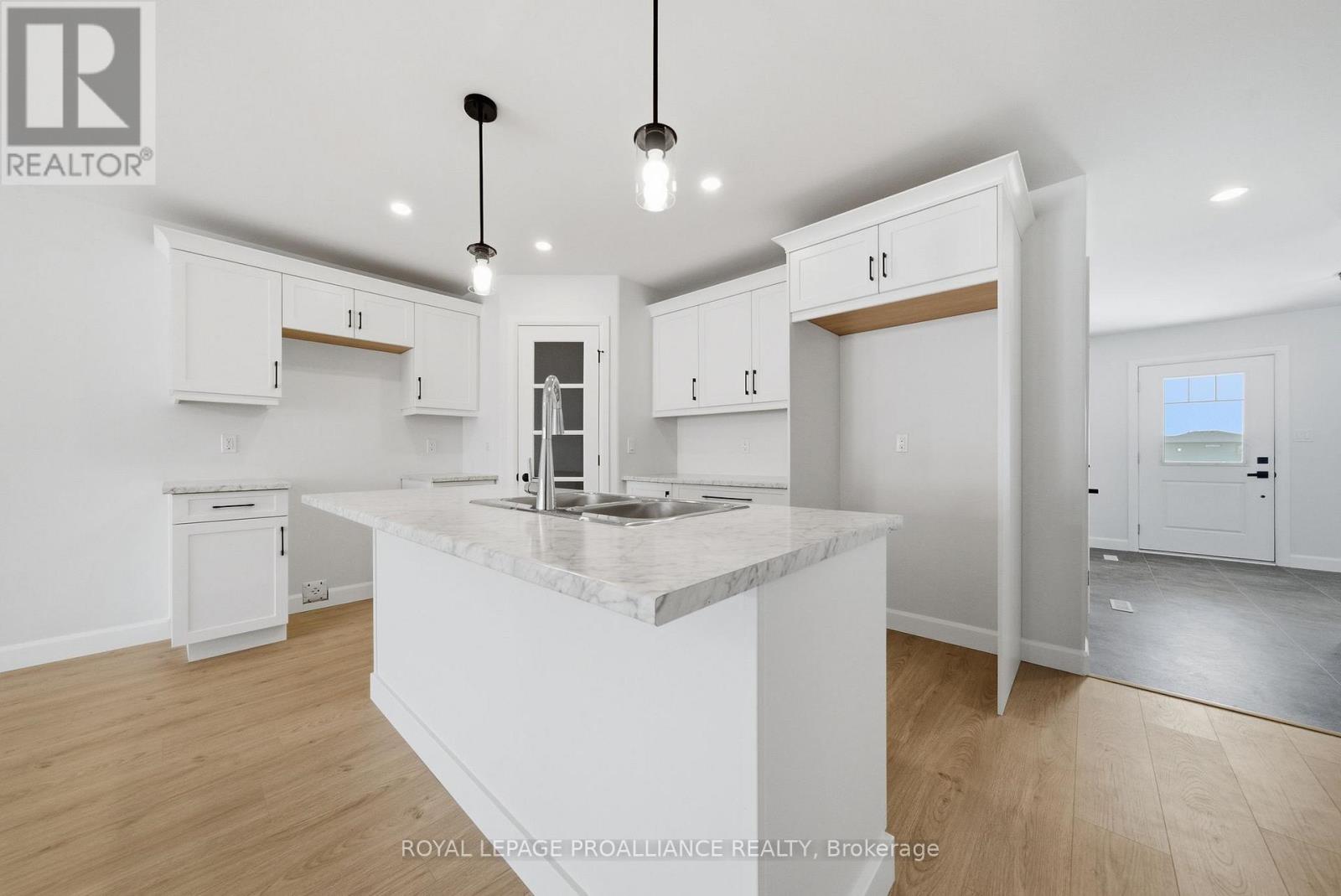 59 Sandhu Crescent, Belleville, Ontario  K8P 0G7 - Photo 8 - X12713730