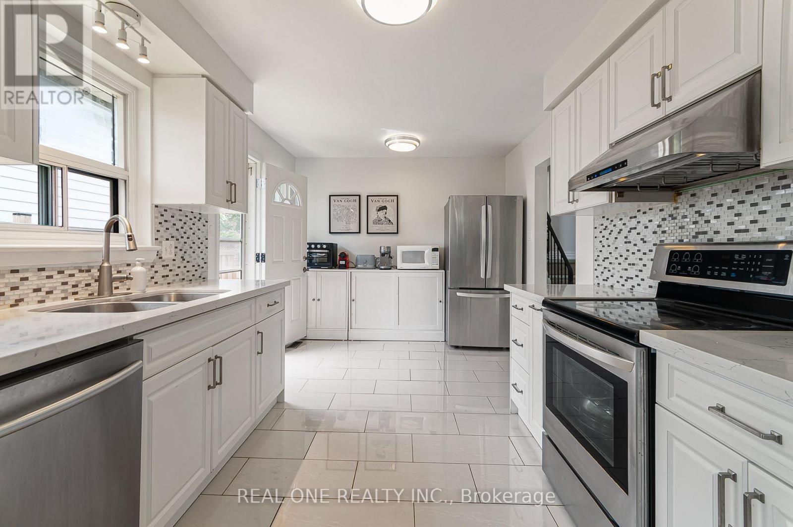 1 Grovenest Drive, Toronto, Ontario  M1E 4J2 - Photo 8 - E13436604