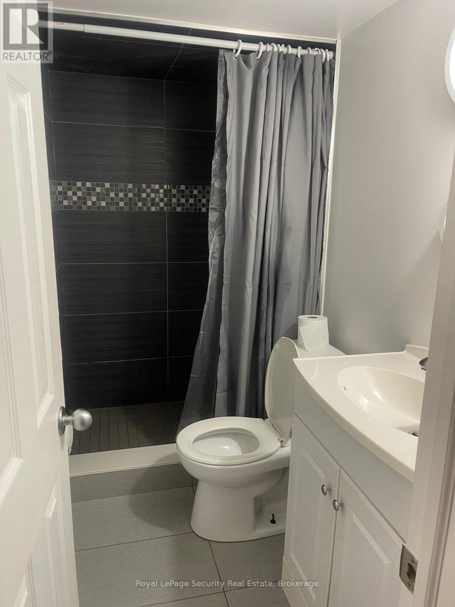 688 Tennyson Avenue, Oshawa, Ontario  L1H 3K4 - Photo 10 - E13436796