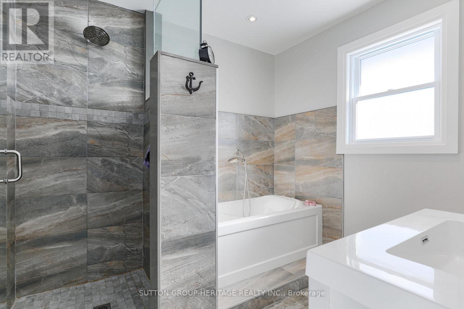 3 Northwood Road, Georgina, Ontario  L0E 1R0 - Photo 33 - N13436746