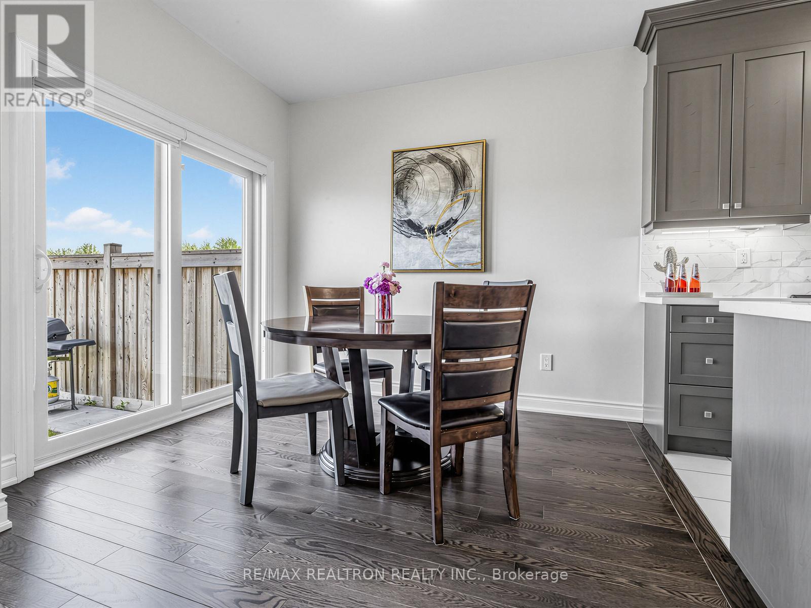 202 Sutherland Avenue, Bradford West Gwillimbury, Ontario  L3Z 4H7 - Photo 15 - N13436756
