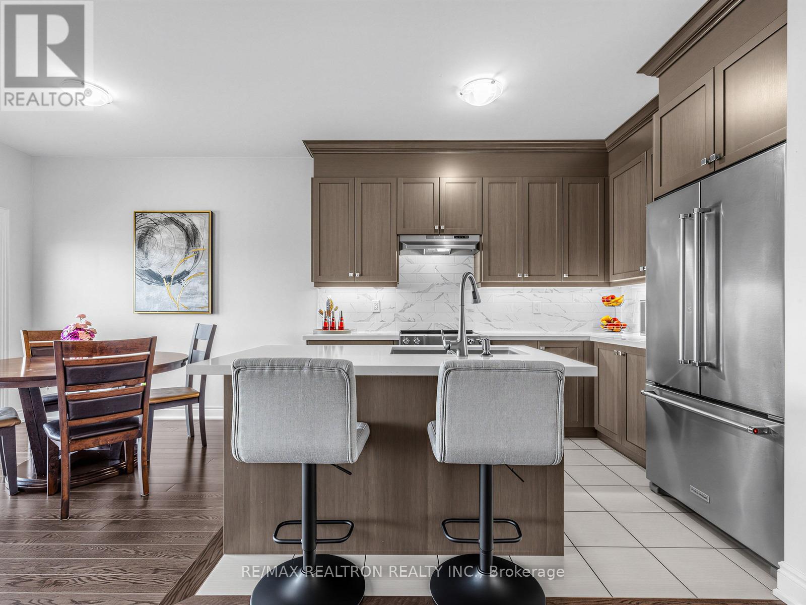 202 Sutherland Avenue, Bradford West Gwillimbury, Ontario  L3Z 4H7 - Photo 17 - N13436756