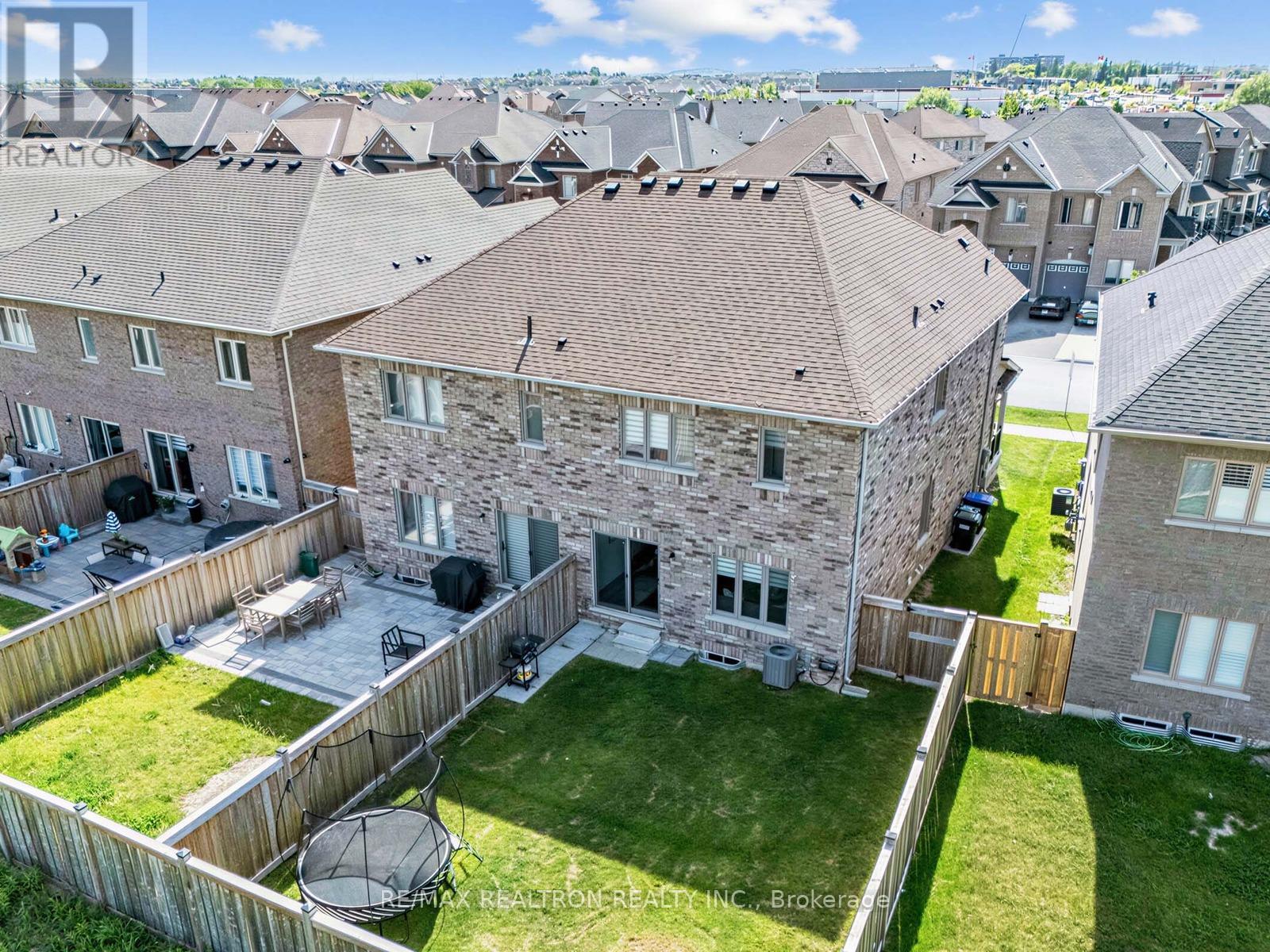 202 Sutherland Avenue, Bradford West Gwillimbury, Ontario  L3Z 4H7 - Photo 35 - N13436756
