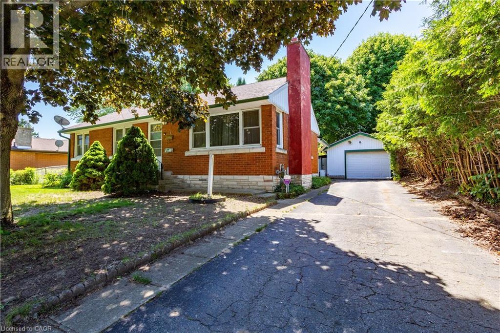 6 RICHARD Avenue, Simcoe, Ontario