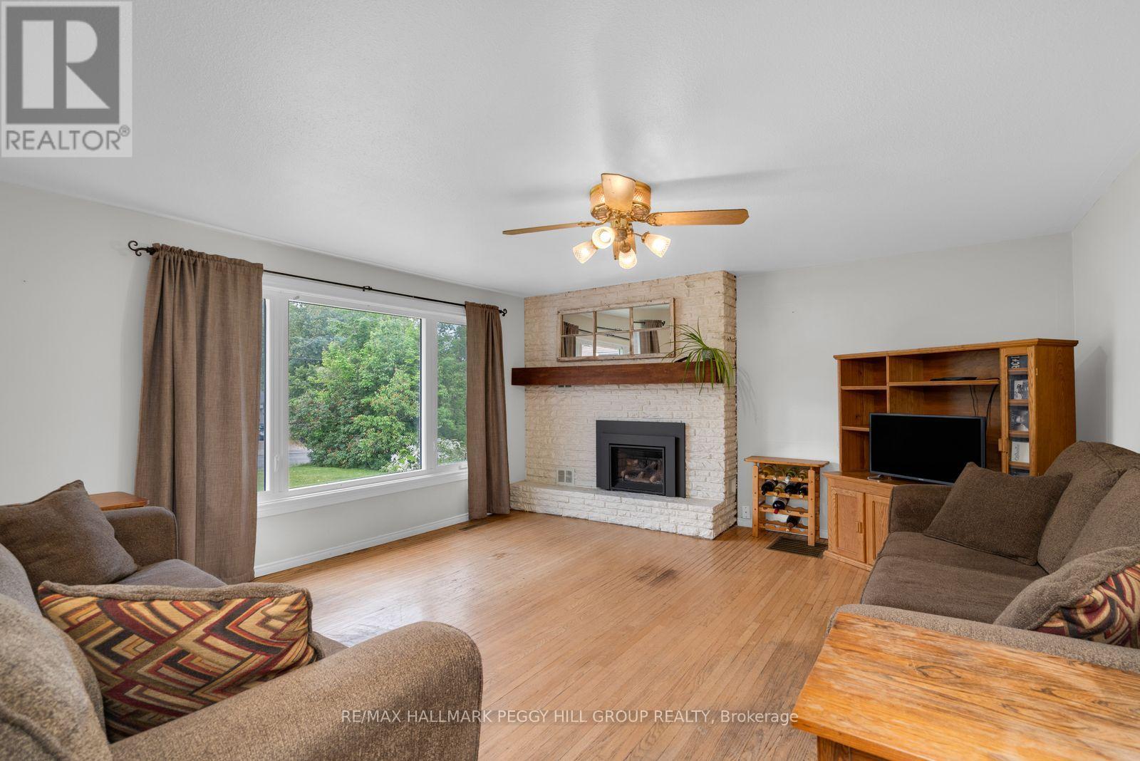 318 Percy Street, Tay, Ontario  L0K 2C0 - Photo 2 - S13436608