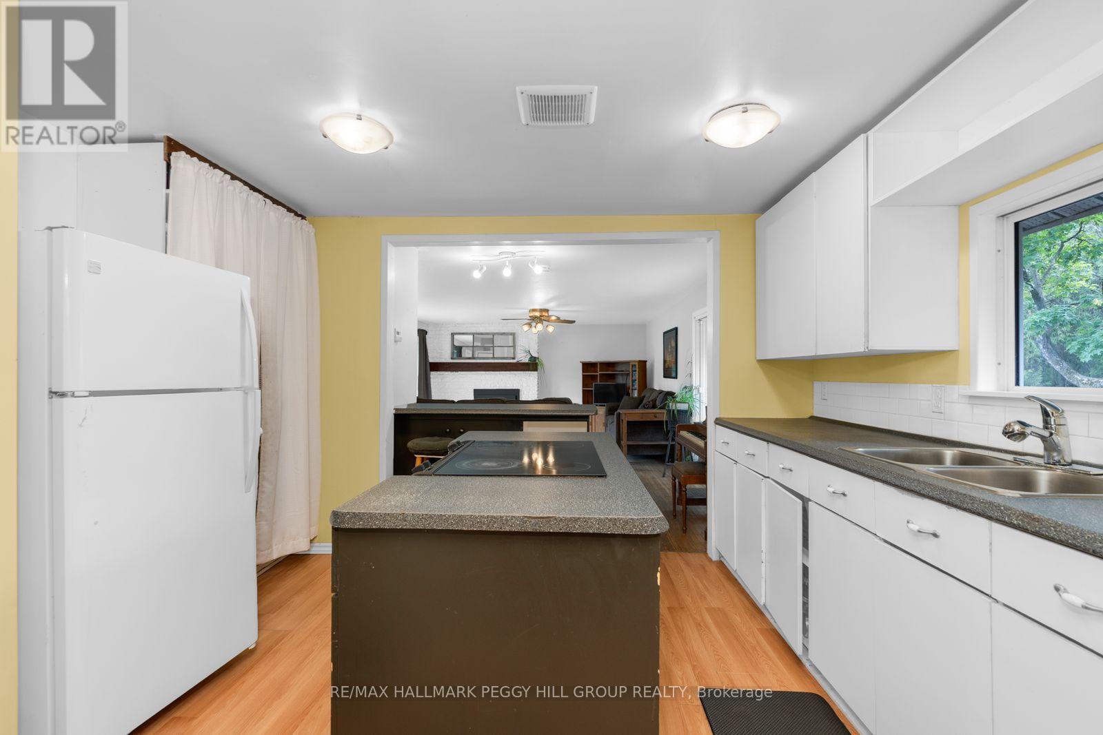318 Percy Street, Tay, Ontario  L0K 2C0 - Photo 4 - S13436608