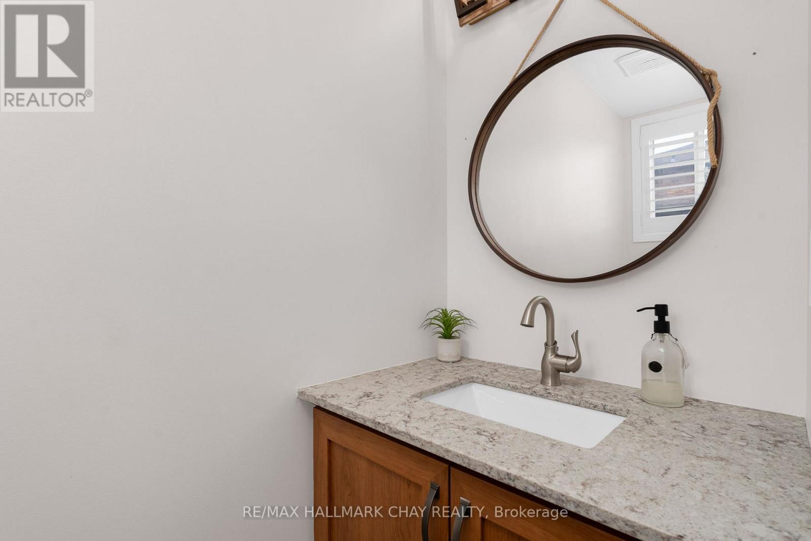 16 Columbia Road, Barrie, Ontario  L4N 8C7 - Photo 15 - S13436626