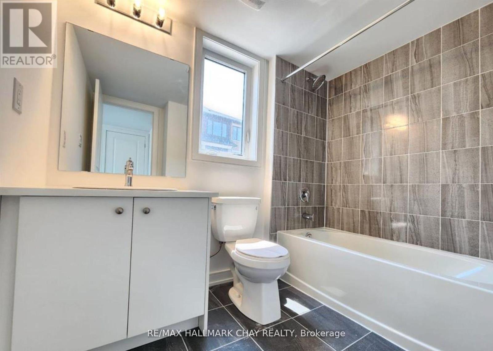 86 Appletree Lane, Barrie (Innis-Shore), Ontario L9J 0P1 - Photo 15 - S13436652