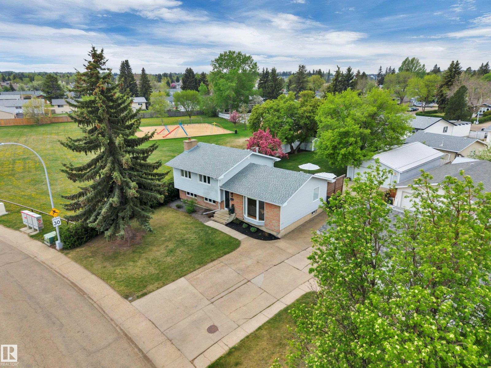 14 Meadowood Cr, Sherwood Park, Alberta  T8A 0L7 - Photo 1 - E4493317