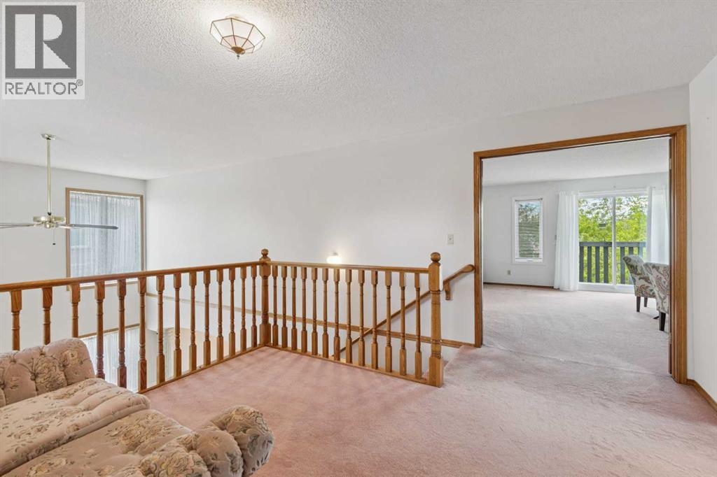 733 Edgebank Place Nw, Calgary, Alberta  T3A 4S2 - Photo 23 - A2318471