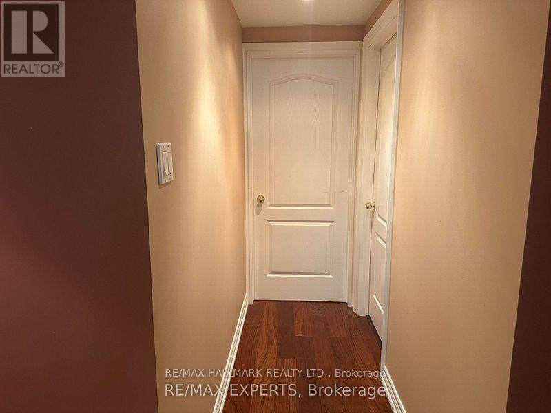 74 Colonel Bertram Road, Brampton, Ontario  L6Z 4A8 - Photo 8 - W13436662