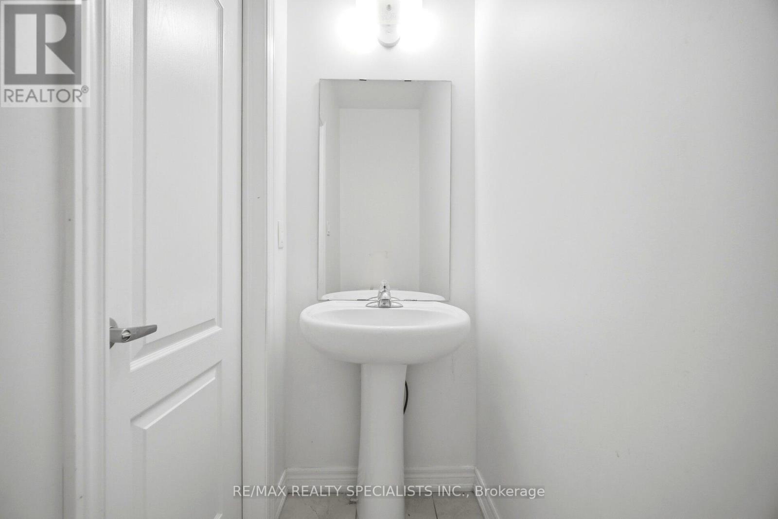 51 Frenchpark Circle, Brampton, Ontario  L6X 0Y6 - Photo 15 - W13436700