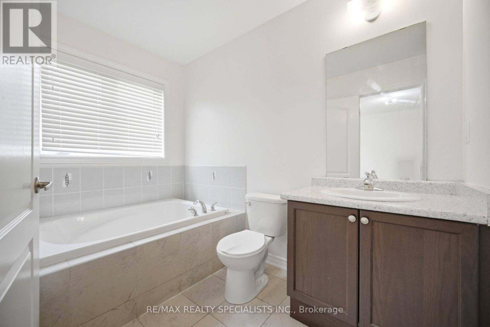 51 Frenchpark Circle, Brampton, Ontario  L6X 0Y6 - Photo 21 - W13436700