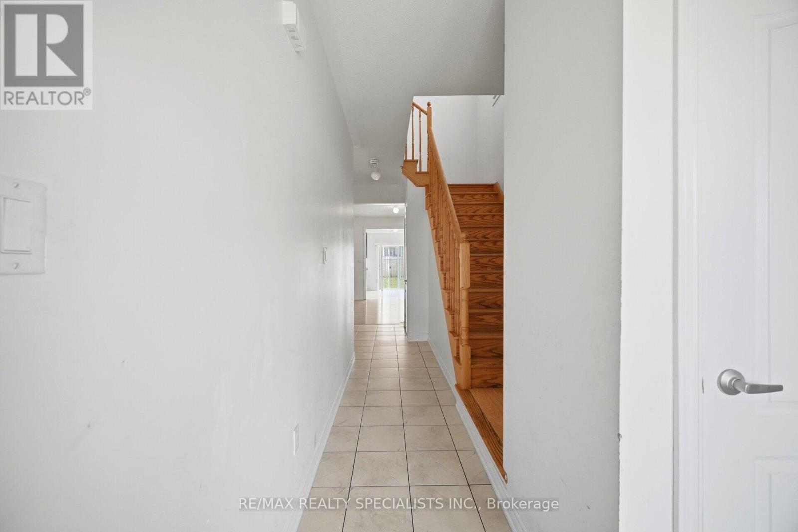 51 Frenchpark Circle, Brampton, Ontario  L6X 0Y6 - Photo 5 - W13436700
