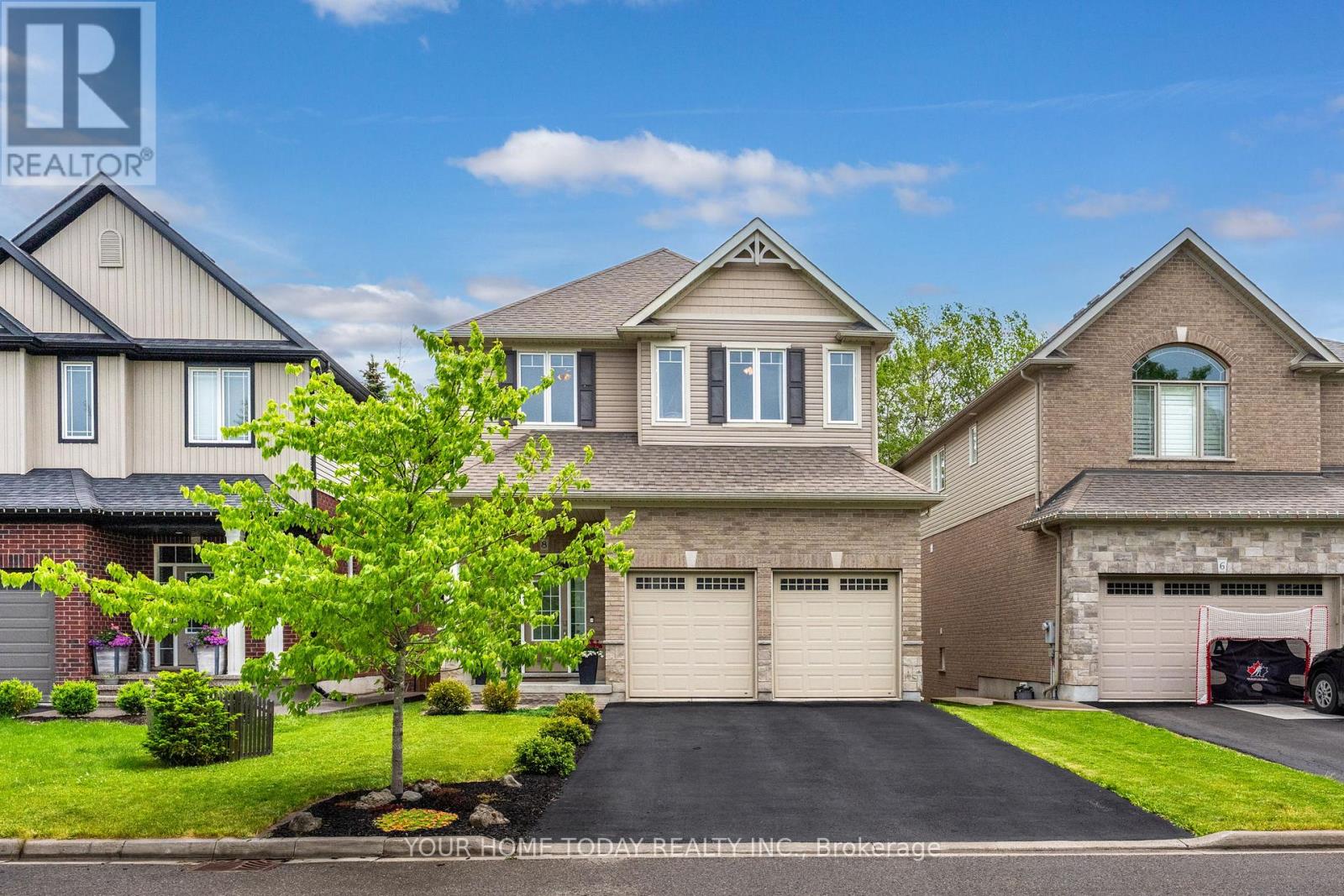 8 TRINITY COURT, Halton Hills, Ontario