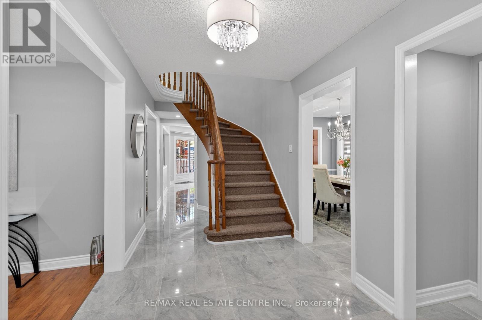 6059 Gemini Crescent, Mississauga, Ontario  L5N 6B6 - Photo 19 - W13436776