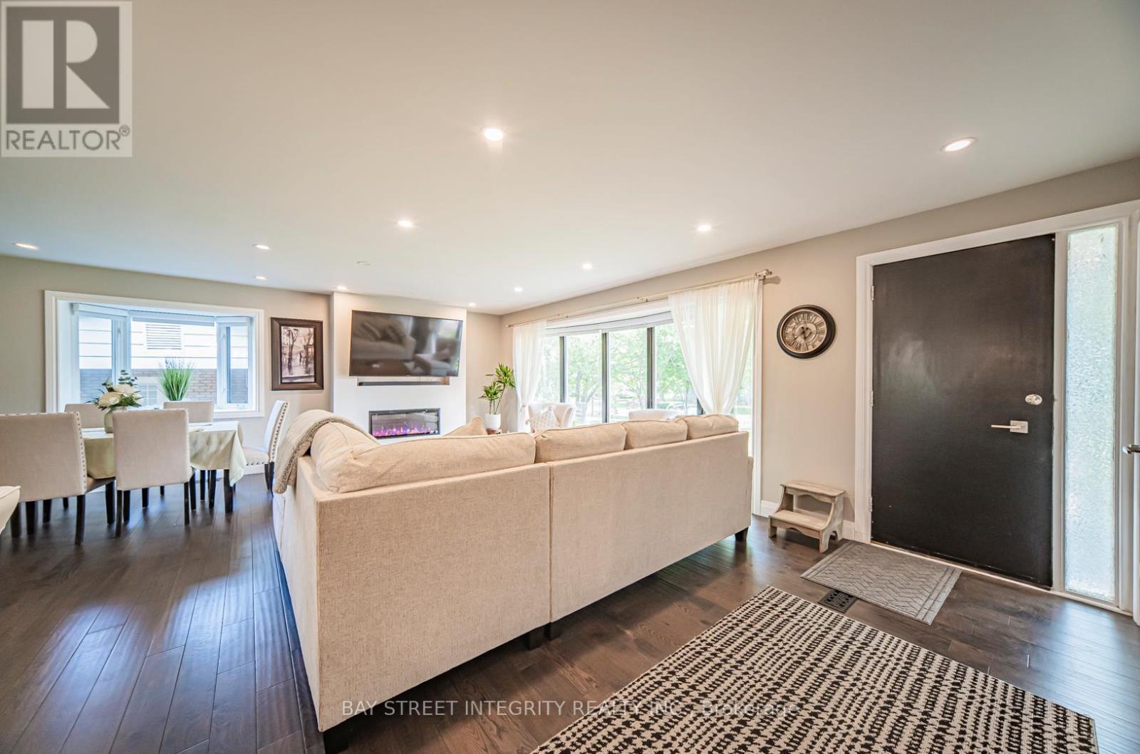1277 Gainsborough Drive, Oakville, Ontario  L6H 2H5 - Photo 10 - W13436792
