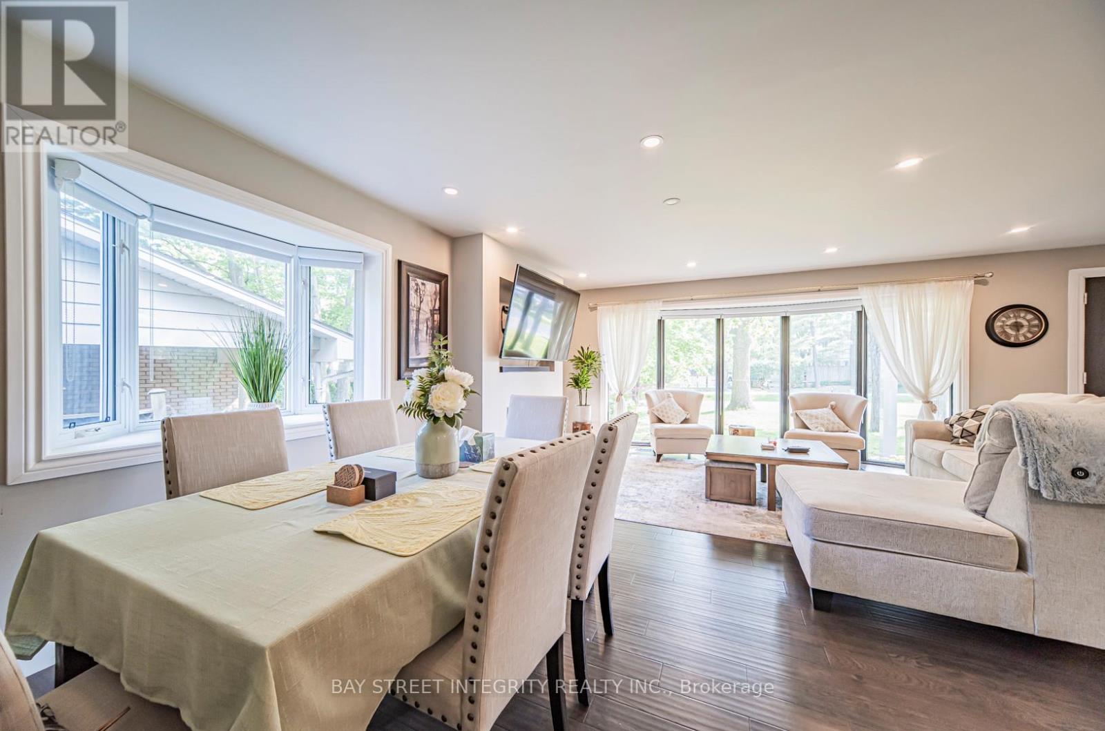 1277 Gainsborough Drive, Oakville, Ontario  L6H 2H5 - Photo 12 - W13436792