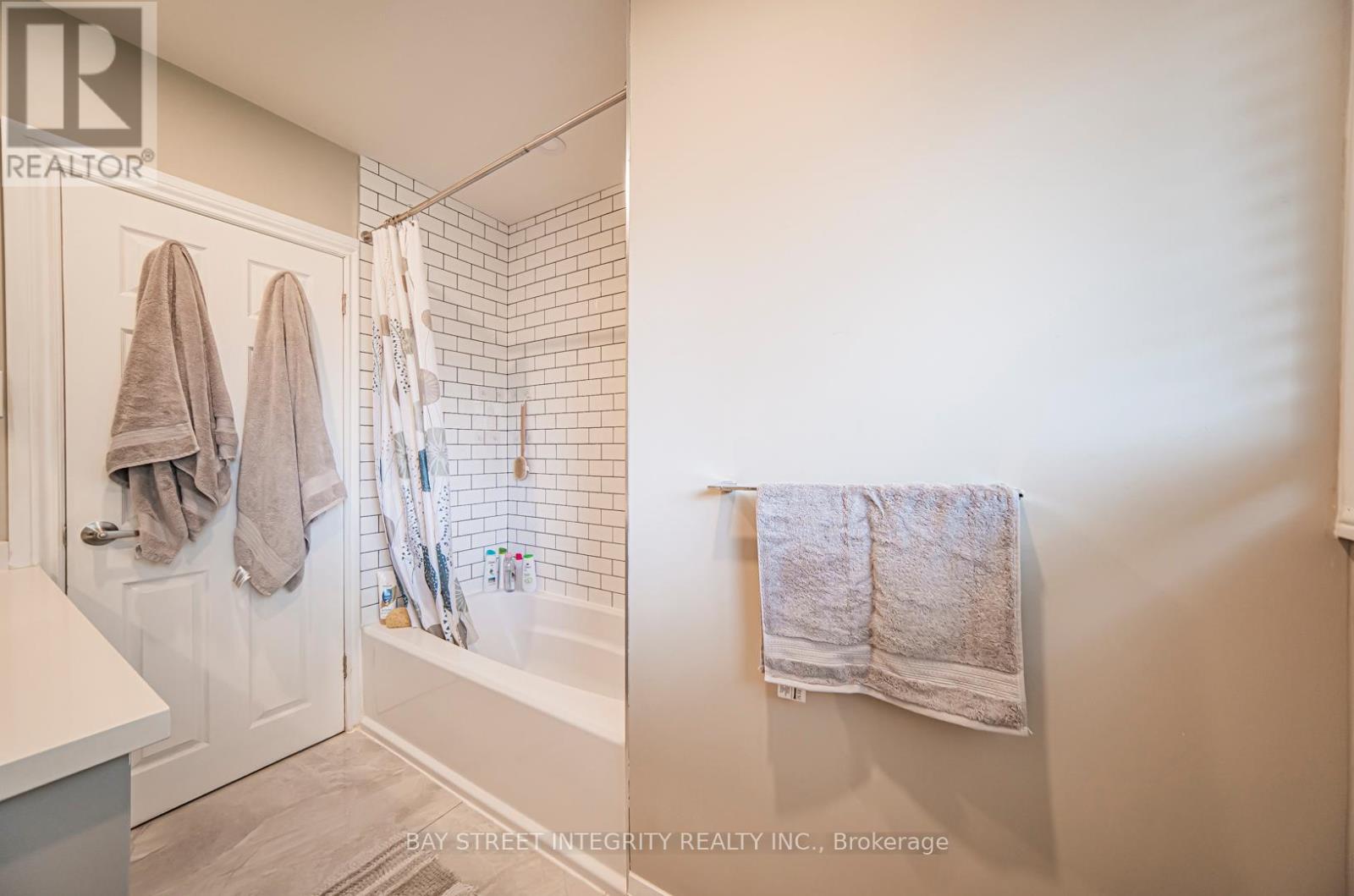 1277 Gainsborough Drive, Oakville, Ontario  L6H 2H5 - Photo 29 - W13436792