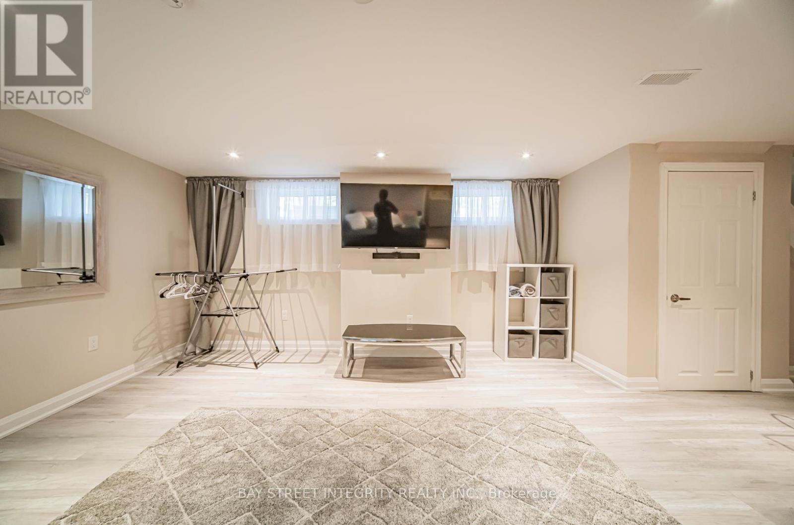 1277 Gainsborough Drive, Oakville, Ontario  L6H 2H5 - Photo 32 - W13436792