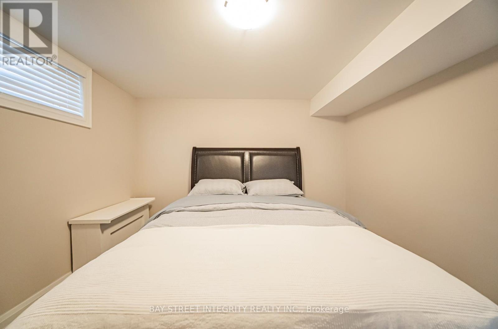 1277 Gainsborough Drive, Oakville, Ontario  L6H 2H5 - Photo 37 - W13436792