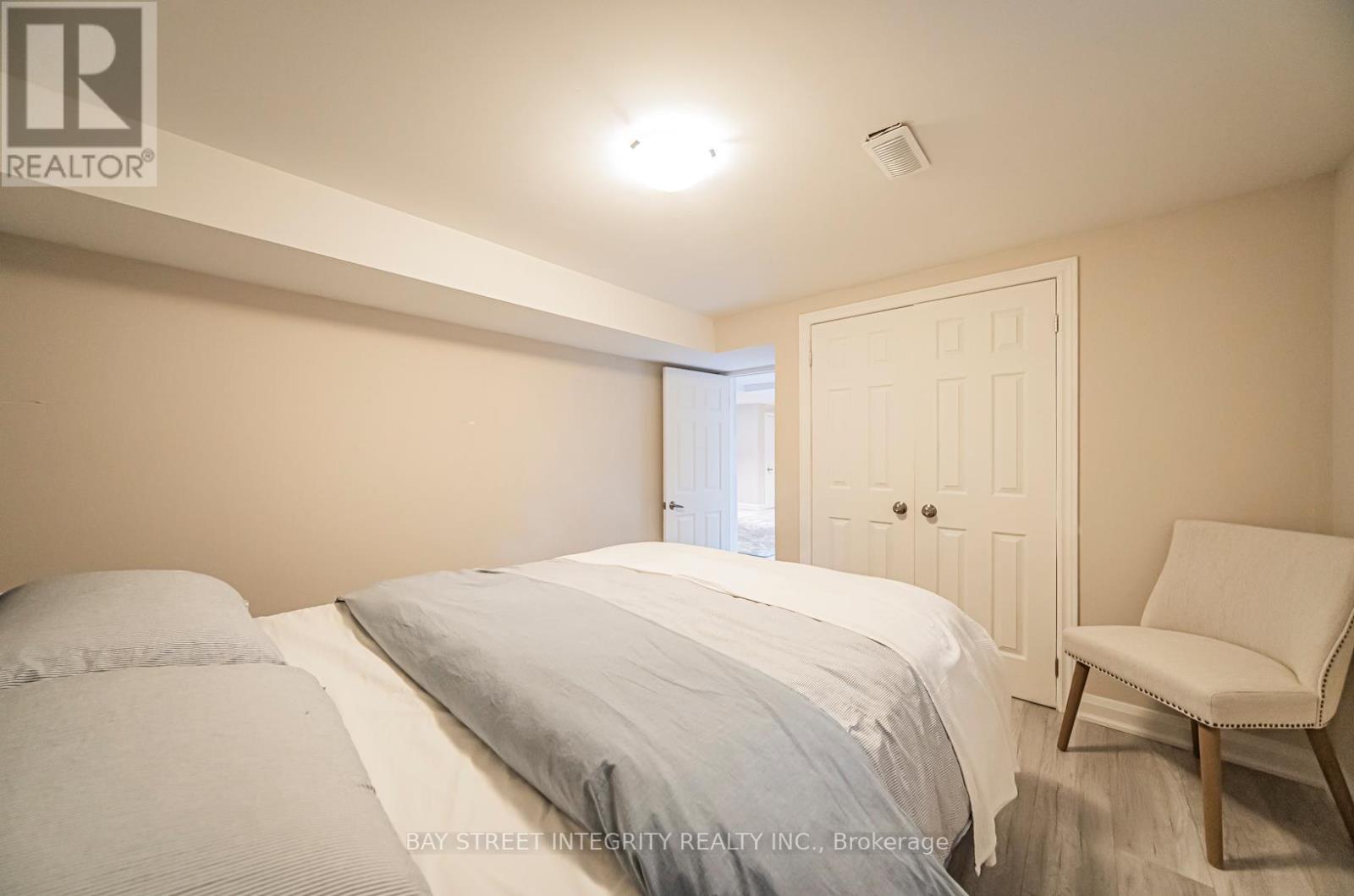 1277 Gainsborough Drive, Oakville, Ontario  L6H 2H5 - Photo 38 - W13436792