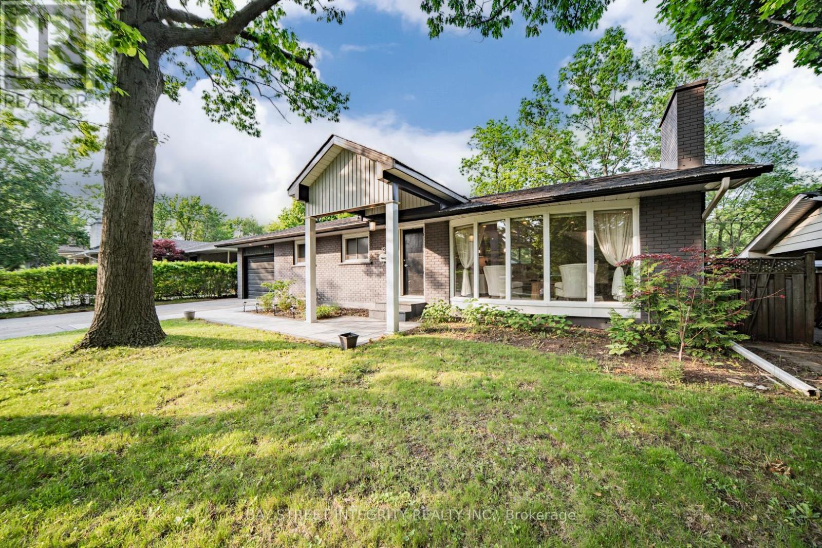 1277 Gainsborough Drive, Oakville, Ontario  L6H 2H5 - Photo 4 - W13436792