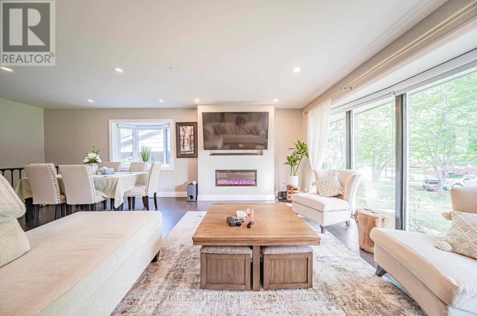 1277 Gainsborough Drive, Oakville, Ontario  L6H 2H5 - Photo 7 - W13436792