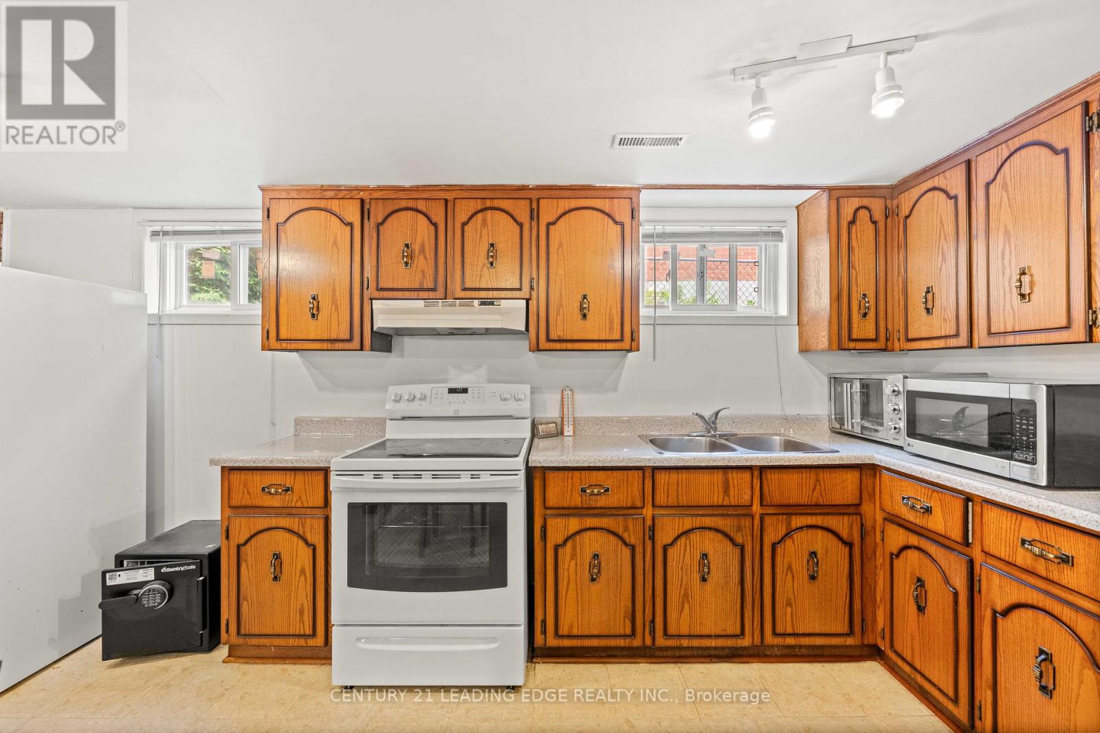 881 Blairholm Avenue, Mississauga, Ontario  L5C 1G5 - Photo 41 - W13210832