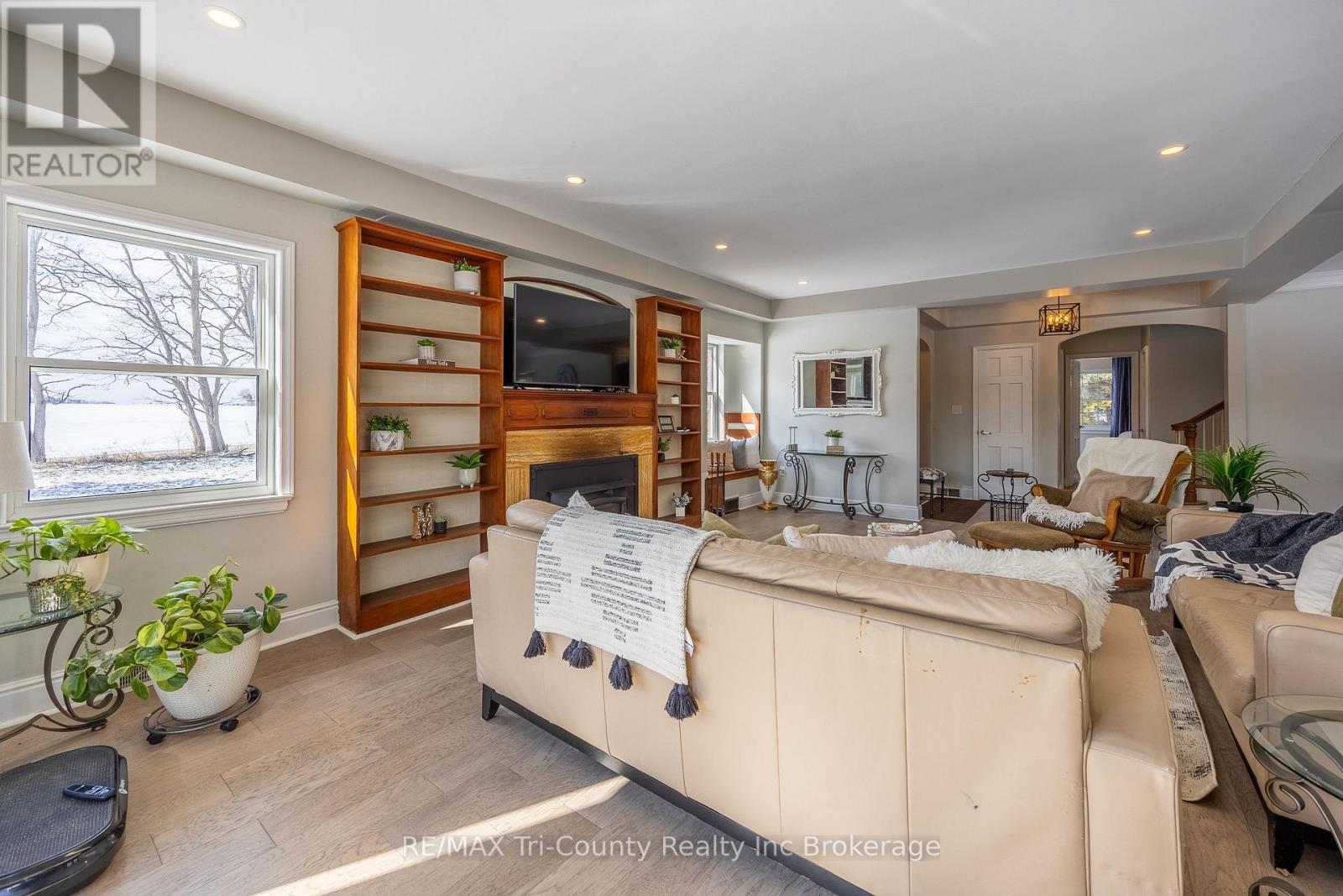 909 James Street, Norfolk, Ontario  N4B 2E3 - Photo 12 - X13437106