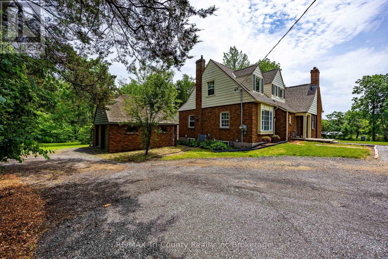 909 James Street, Norfolk, Ontario  N4B 2E3 - Photo 3 - X13437106