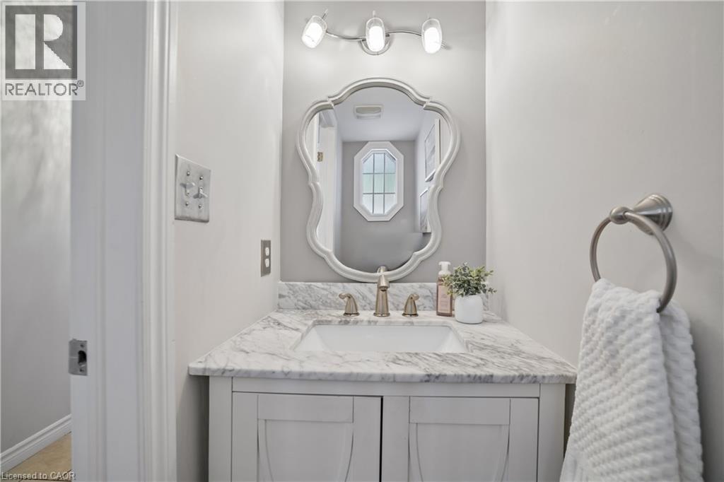 39 Pinewoods Drive Unit# 35, Stoney Creek, Ontario  L8J 3Z4 - Photo 9 - 40838563