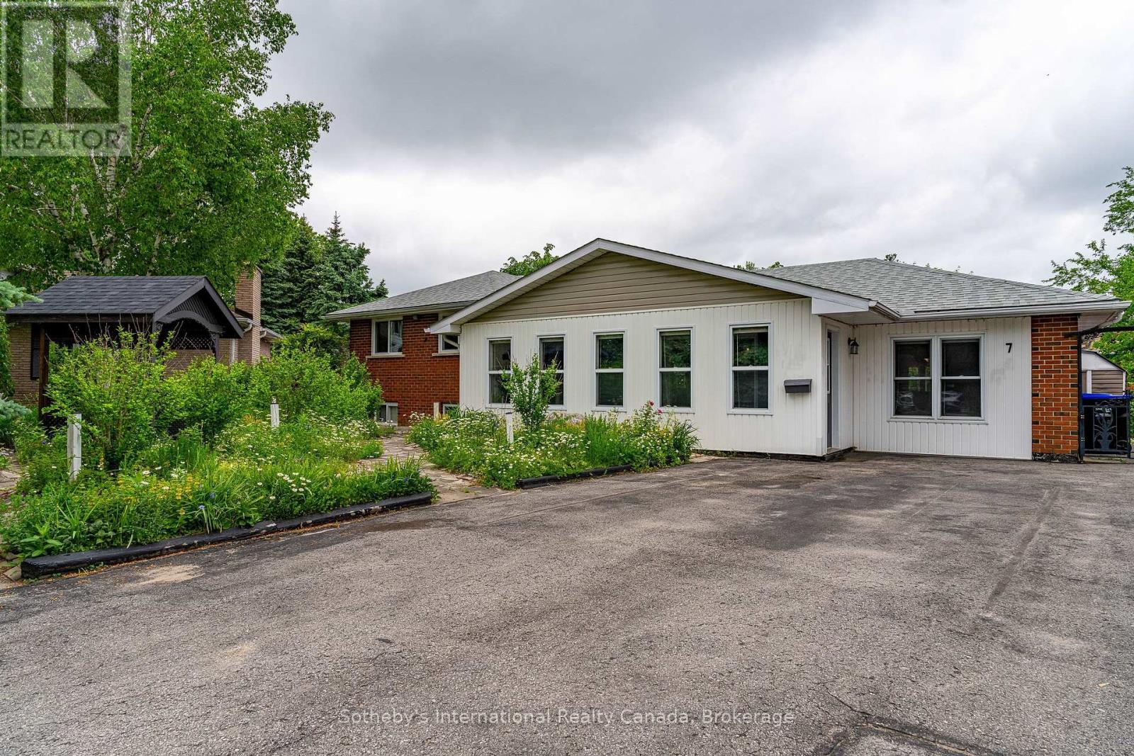 7 WHIPPS COURT, Collingwood, Ontario