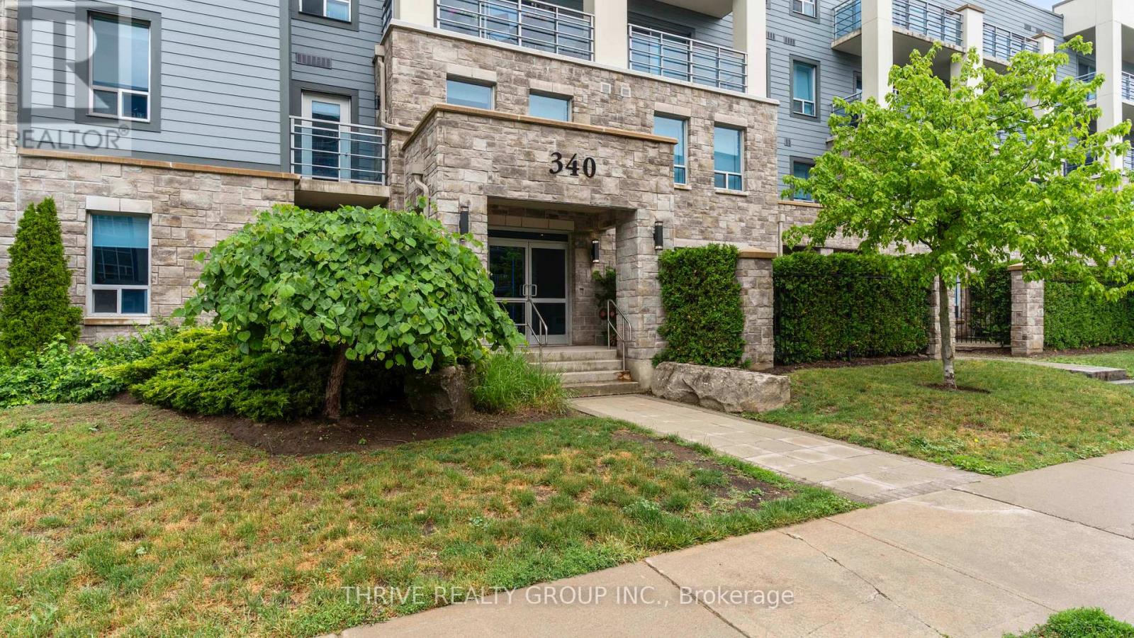 $399,900105 - 340 Sugarcreek Trail, London North, Ontario