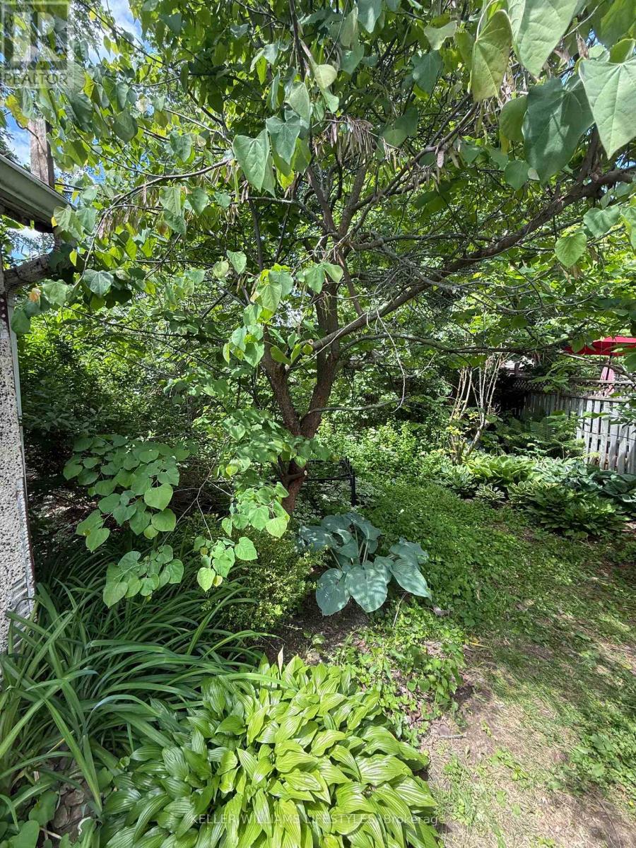 15 Lyndhurst Place, London South, Ontario  N6C 4H7 - Photo 2 - X13437122