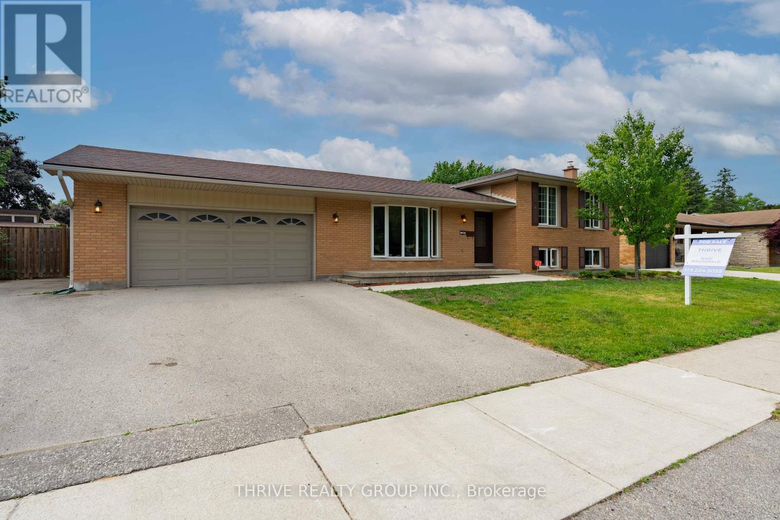 720 Grenfell Drive, London North, Ontario  N5X 2C5 - Photo 3 - X13437134