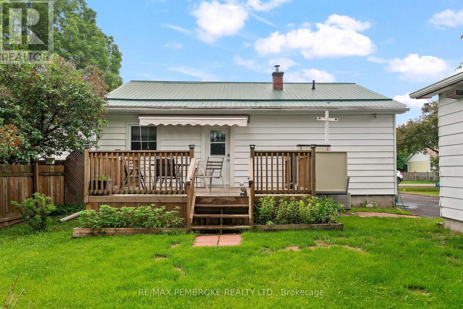 626 Stafford Street, Laurentian Valley, Ontario  K8A 6T8 - Photo 35 - X13436838