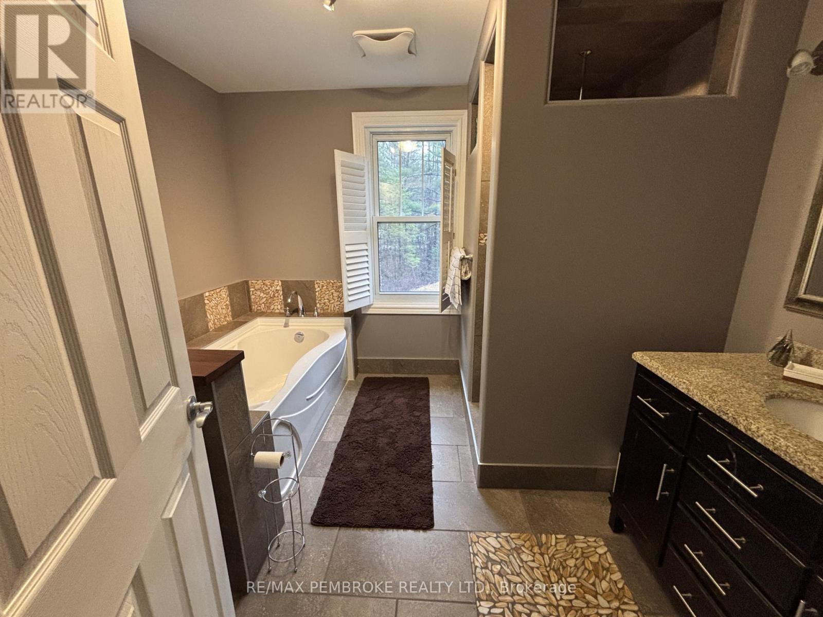 32750 Highway 17 Highway, Deep River, Ontario  K0J 1P0 - Photo 25 - X13436930