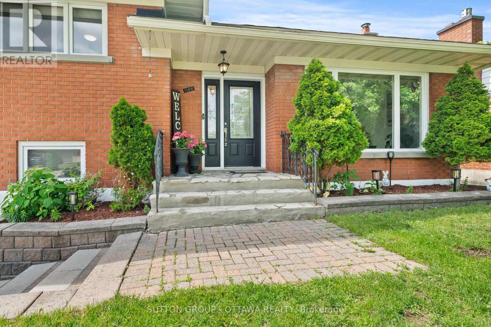 1166 Whitmore Avenue, Ottawa, Ontario  K2C 2N8 - Photo 2 - X13436832