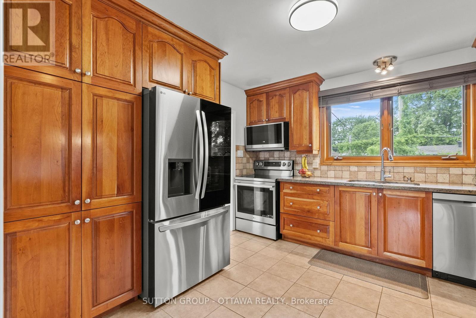 1166 Whitmore Avenue, Ottawa, Ontario  K2C 2N8 - Photo 6 - X13436832
