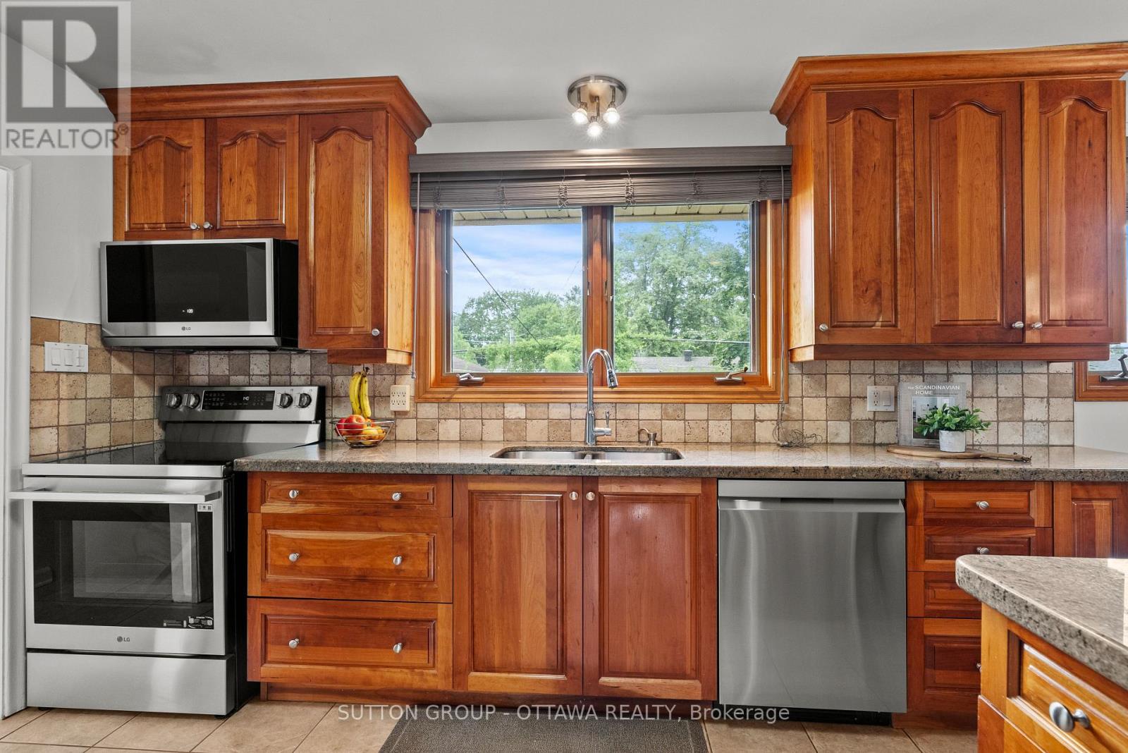 1166 Whitmore Avenue, Ottawa, Ontario  K2C 2N8 - Photo 7 - X13436832