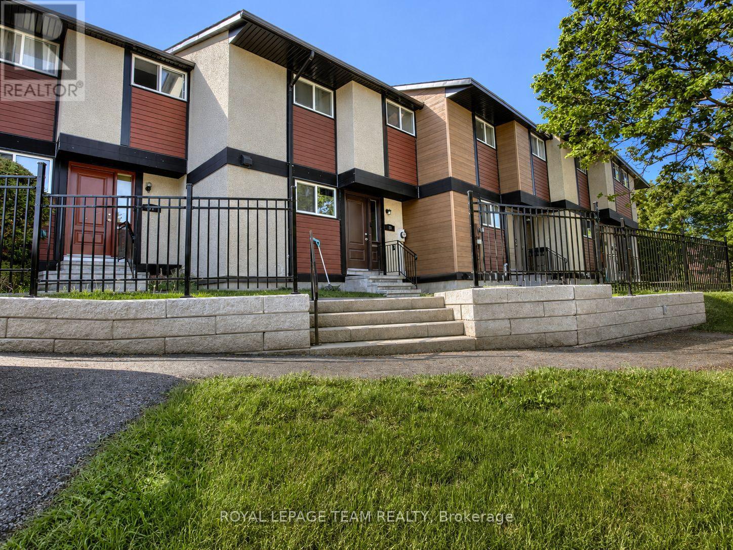 100 - 19 MCCLINTOCK WAY, Ottawa, Ontario