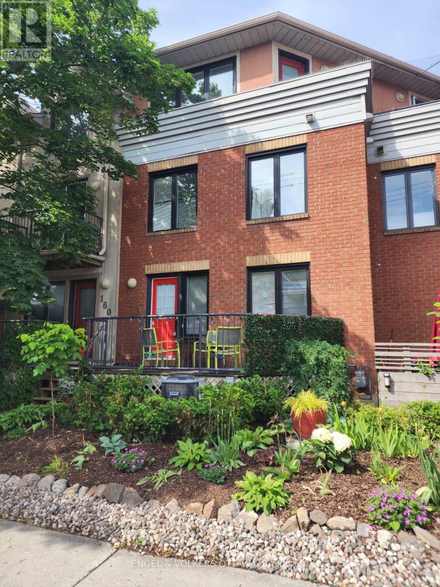 158 Rochester Street, Ottawa, Ontario  K1R 7M4 - Photo 2 - X13436890