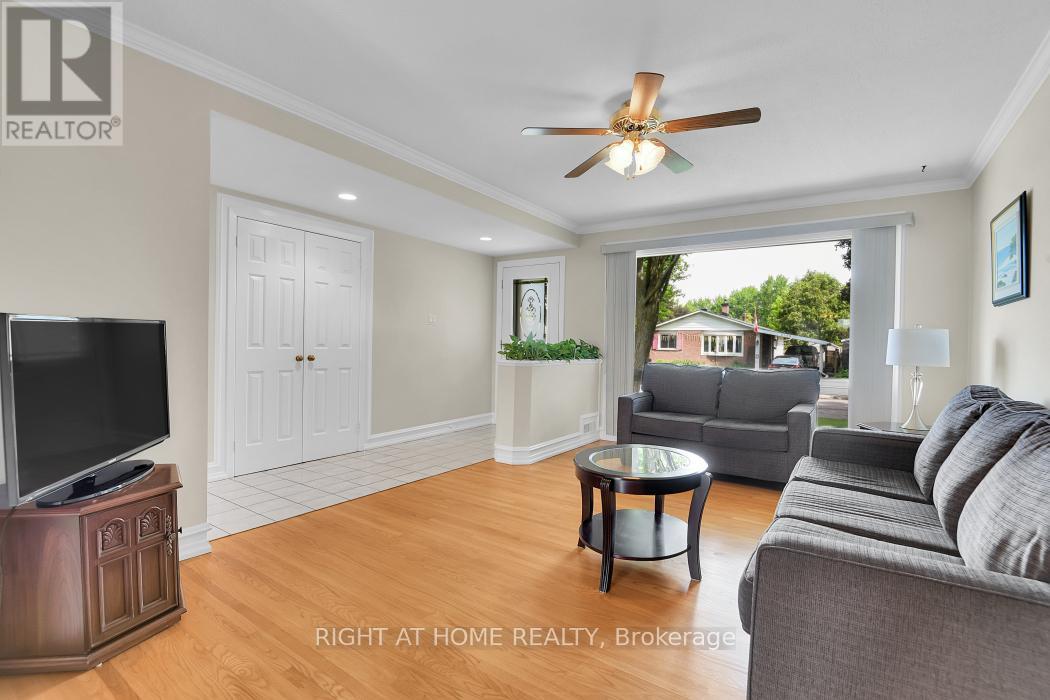 2159 Monson Crescent, Ottawa, Ontario  K1J 6A7 - Photo 4 - X13436946