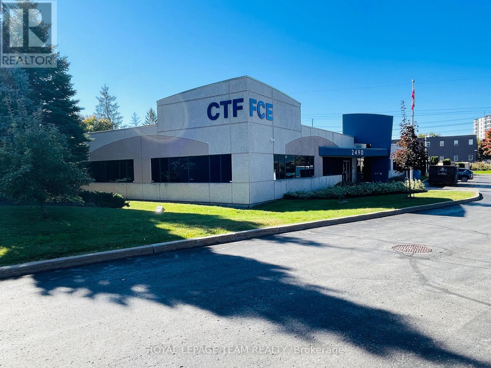 2490 Don Reid Drive, Ottawa, Ontario K1H 1E1 - Photo 1 - X13437180