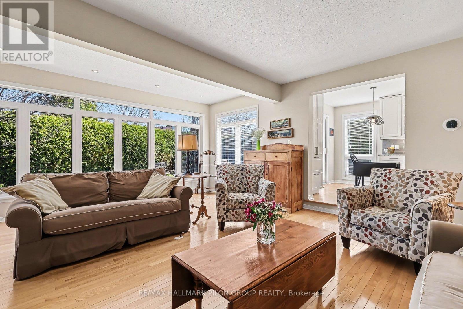 6321 Beausejour Drive, Ottawa, Ontario  K1C 3J6 - Photo 3 - X13437216