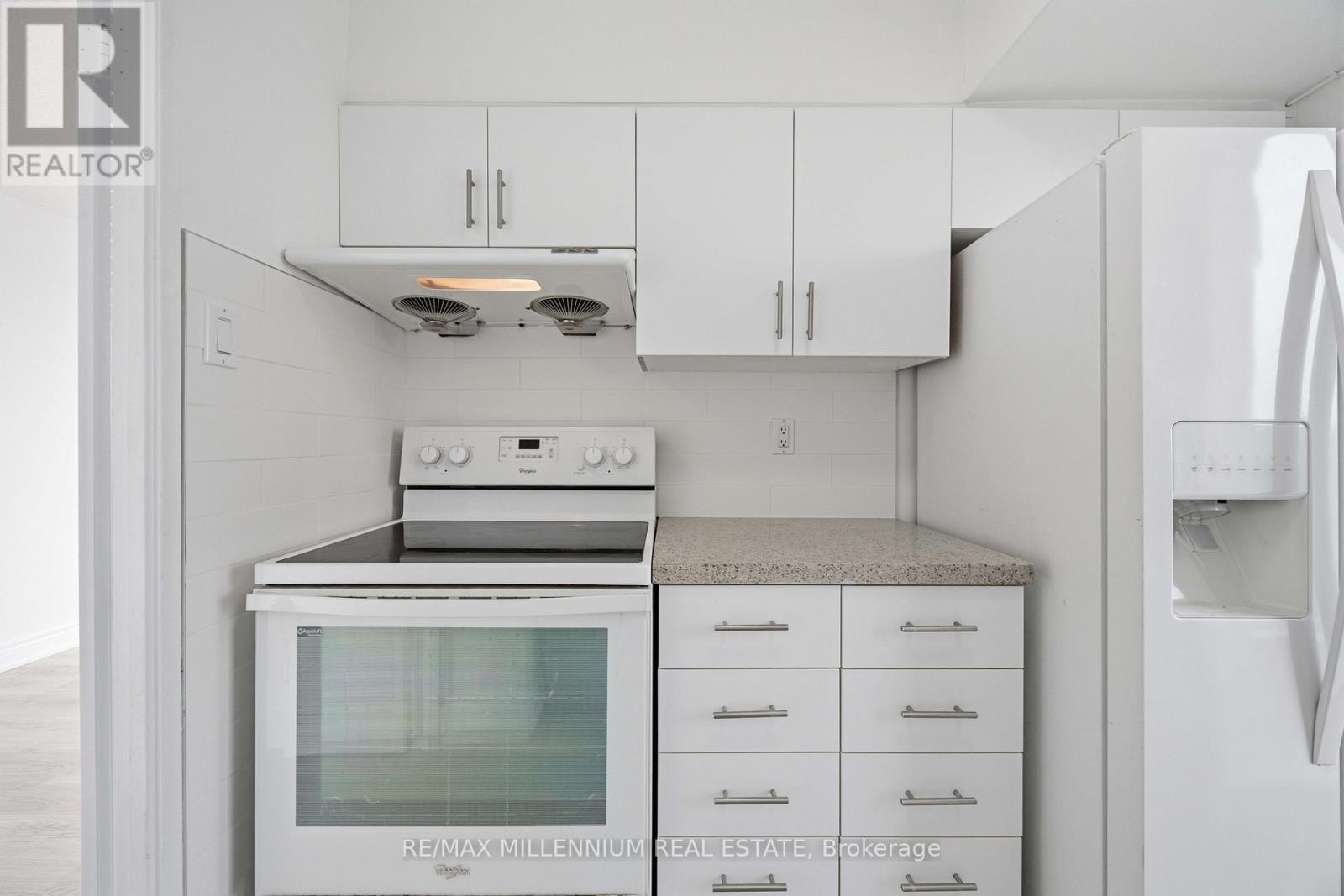 906 - 3050 Ellesmere Road, Toronto, Ontario M1E 4C2 - Photo 13 - E13110036