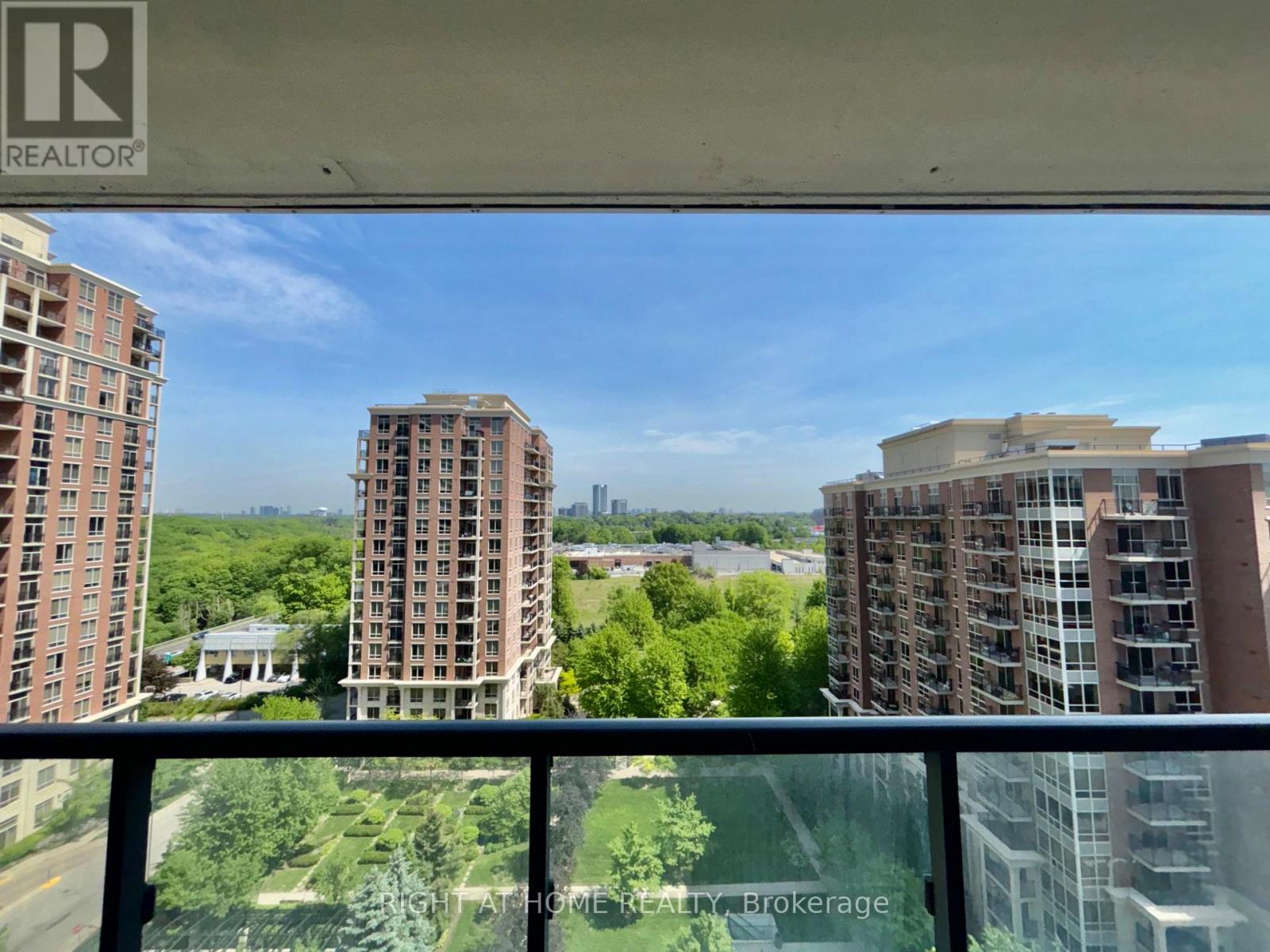 1103 - 20 Inn On The Park Drive, Toronto, Ontario  M3C 0P8 - Photo 2 - C13436834